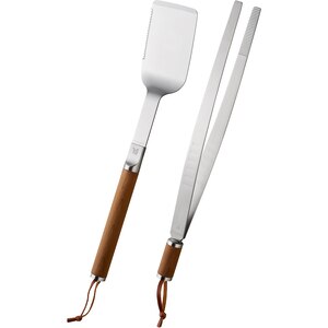 Set ustensile pentru gratar FISKARS Norden, 2 piese, otel inoxidabil si lemn, argintiu/maro Set ustensile pentru gratar FISKARS Norden, 2 piese, otel inoxidabil si lemn, argintiu/maro