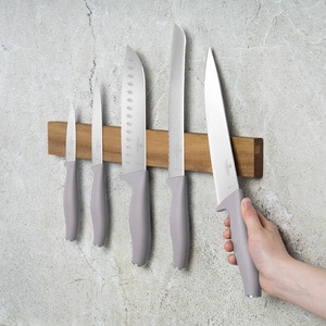 Set cutite BERLINGER HAUS BH/2946 + suport magnetic, 5 piese, otel, 9-20cm, gri Set cutite BERLINGER HAUS BH/2946 + suport magnetic, 5 piese, otel, 9-20cm, gri
