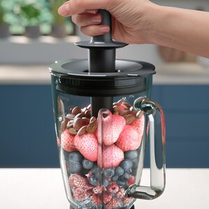 Blender PHILIPS Seria 5000 HR3032/00, 0.7l, 1200W, 3 treapta viteza, negru-argintiu inchis Blender PHILIPS Seria 5000 HR3032/00, 0.7l, 1200W, 3 treapta viteza, negru-argintiu inchis