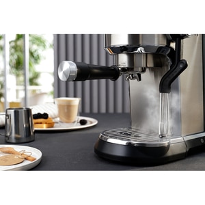 Espressor manual DELONGHI Dedica Maestro Plus EC950.M, 1.6l, 1450W, 15 bar, sistem Cappuccino, argintiu-negru Espressor manual DELONGHI Dedica Maestro Plus EC950.M, 1.6l, 1450W, 15 bar, sistem Cappuccino, argintiu-negru