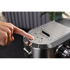 Espressor manual DELONGHI Dedica Maestro Plus EC950.M, 1.6l, 1450W, 15 bar, sistem Cappuccino, argintiu-negru Espressor manual DELONGHI Dedica Maestro Plus EC950.M, 1.6l, 1450W, 15 bar, sistem Cappuccino, argintiu-negru